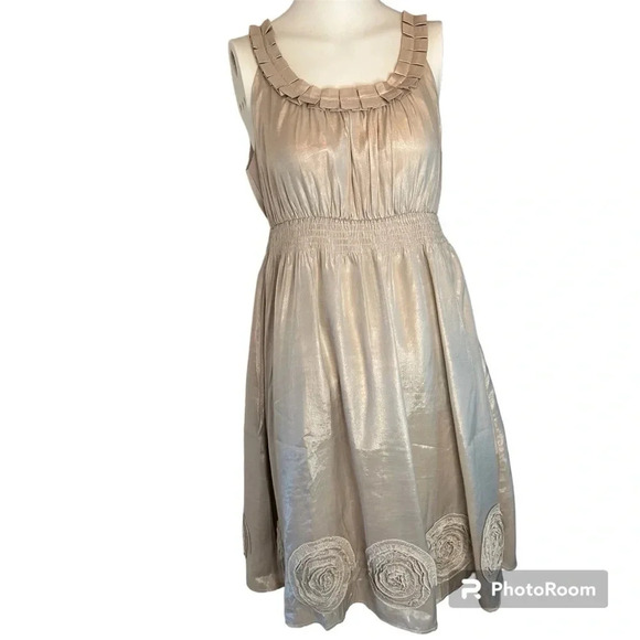 Truworths A Line Mini Silver Sleeveless Cocktail Dress w/ Rosette Detail Size 0 - Picture 1 of 13